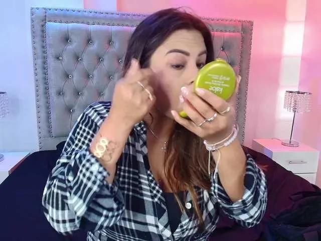 BongaCams Lia-adams is Freechat Lia-adams — I am drawn to the feeling of confidently surrendering to control. I enjoy the calm that obeying brings and the power that exists in surrender. I am inspired by those who guide with firmness, respect and a look that says it all.