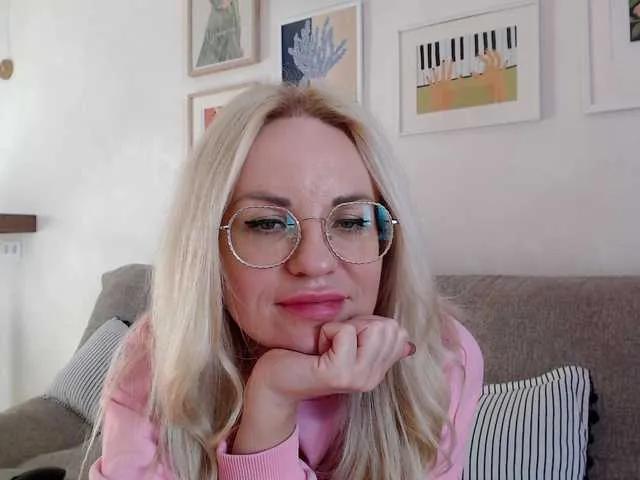 NurseTDoc — Flirt, smart men, interesting conversations, expensive gifts