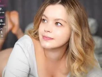 Freechat dianaholiday on Chaturbate