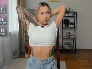 Freechat glossybabe_ on Chaturbate