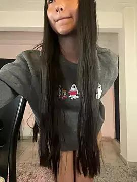 Freechat aly_golden_ on StripChat